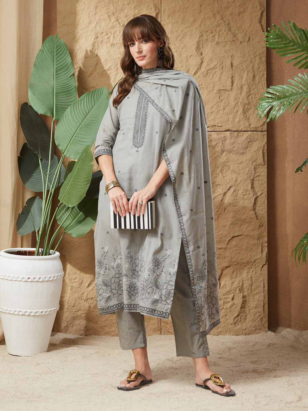 Trendy Ethnic Handloom Cotton Weaving Suit Set