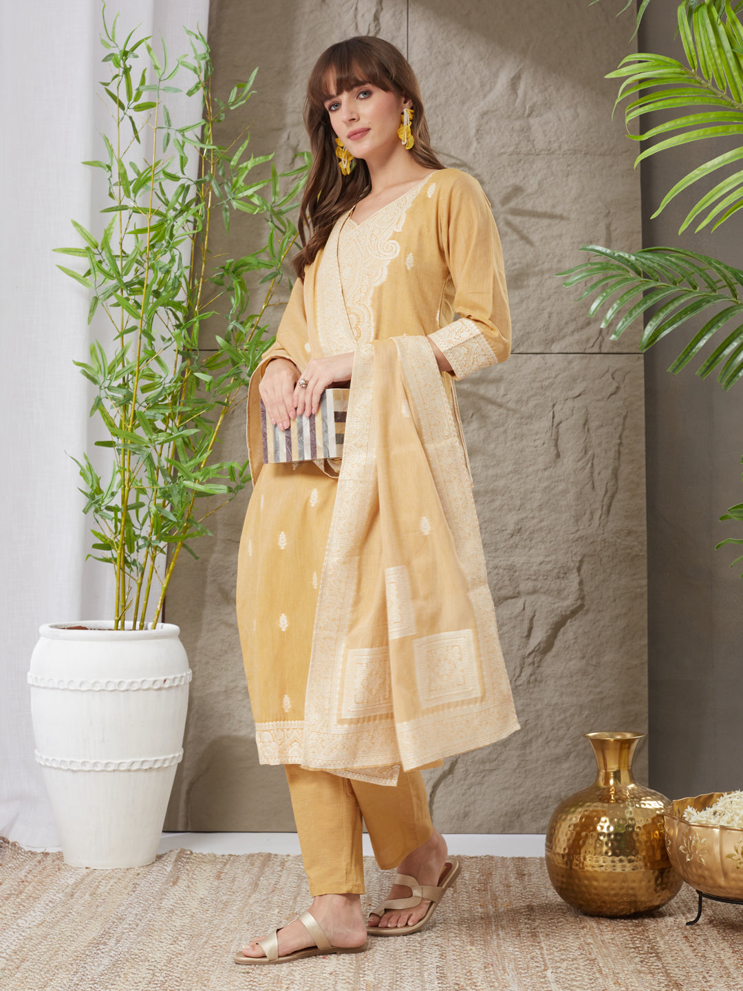 Very Ravishing Handloom Cotton Weaving Suit Set