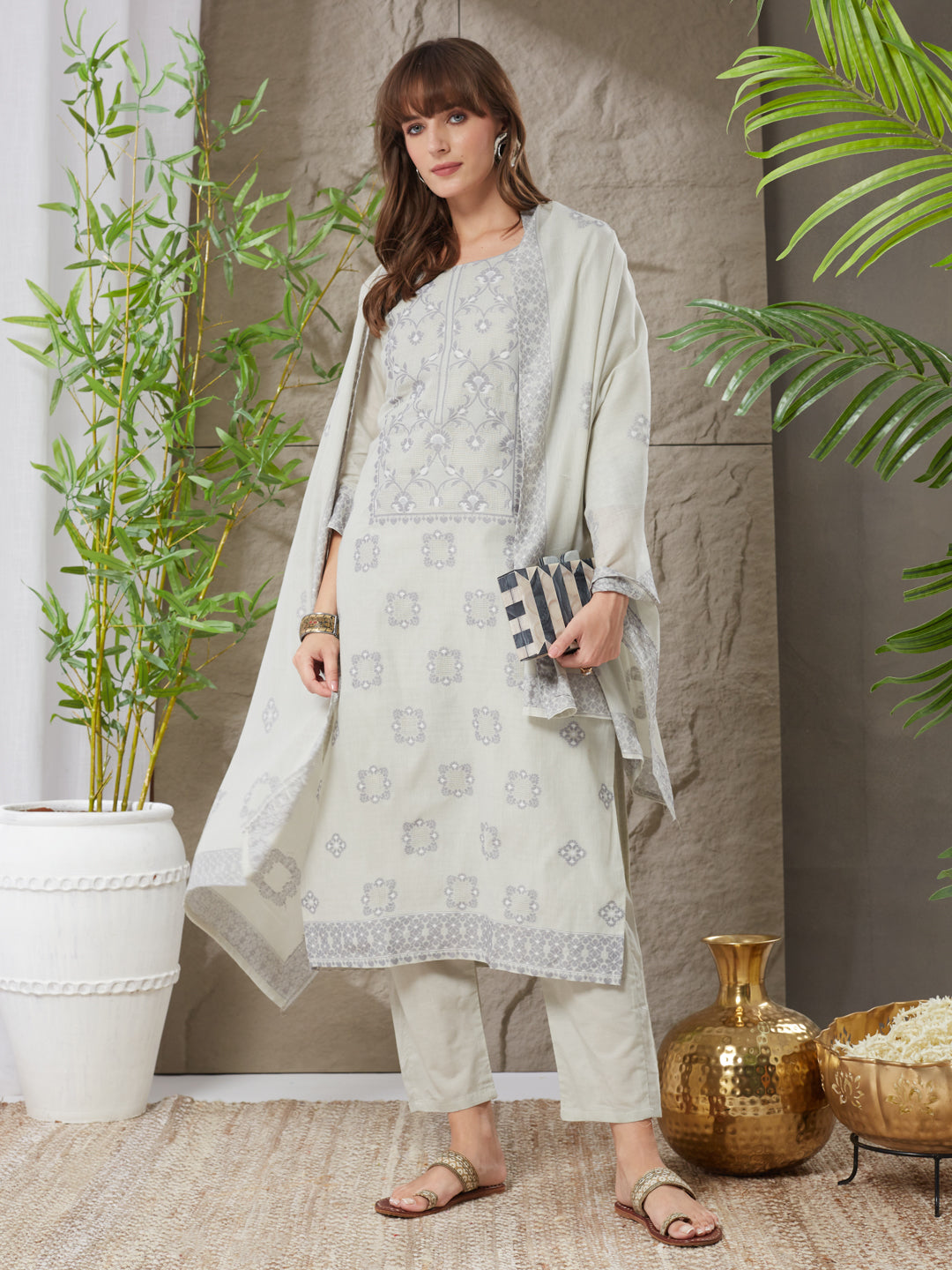 Very Engaging Handloom Cotton Weaving Suit Set