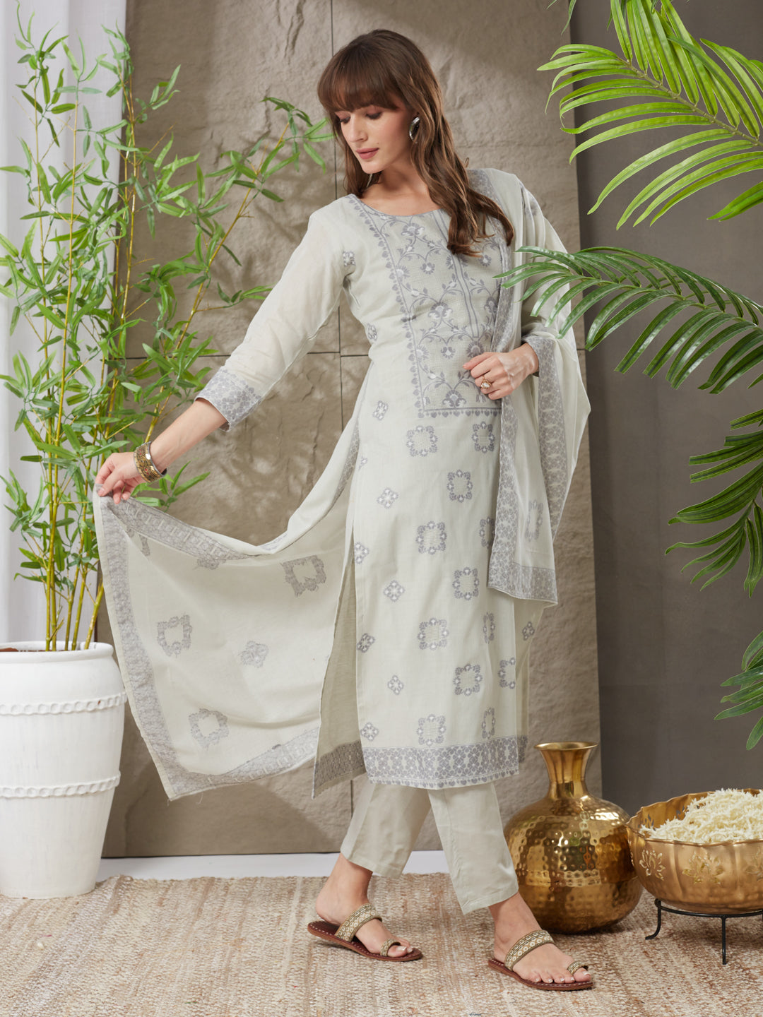 Very Engaging Handloom Cotton Weaving Suit Set