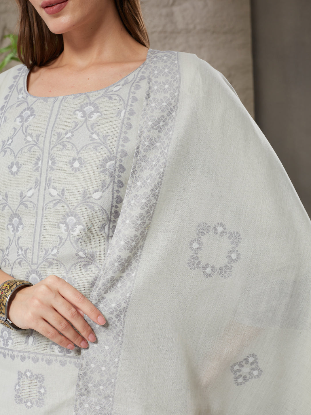 Very Engaging Handloom Cotton Weaving Suit Set