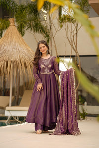 Wine Grace Silk Blend Set