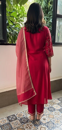 Red Viscose Chanderi Embroidered Kurta Set