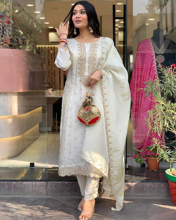 White Aura Jacquard Suit Set
