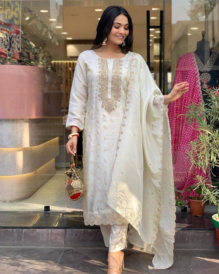 White Aura Jacquard Suit Set
