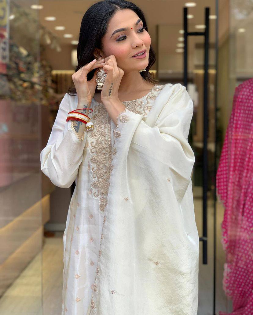 White Aura Jacquard Suit Set